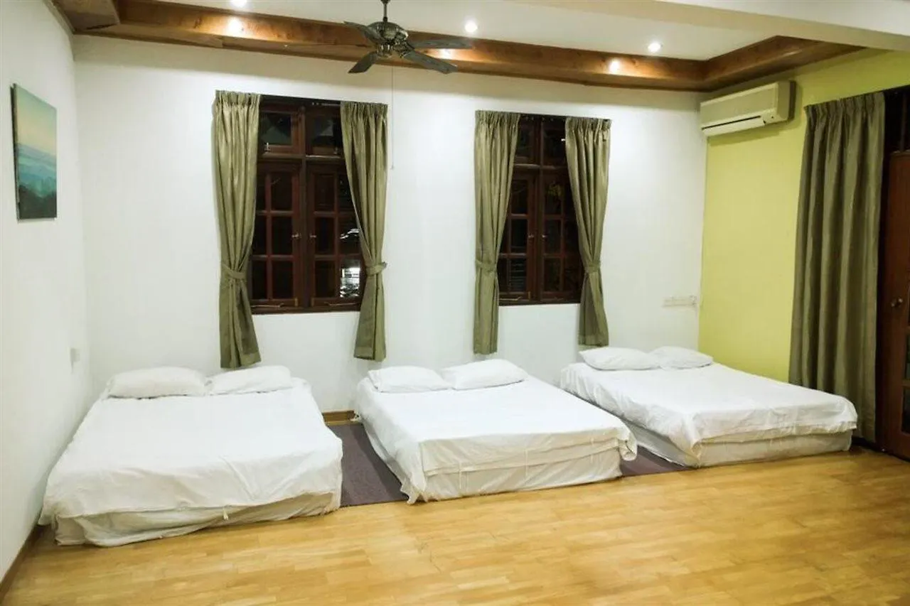 Baan Talay Homestay By The Beach Tanjung Bungah