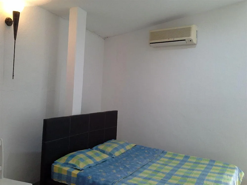 Baan Talay Homestay By The Beach Tanjung Bungah  2*, Tanjung Bungah (Penang) Malaysia