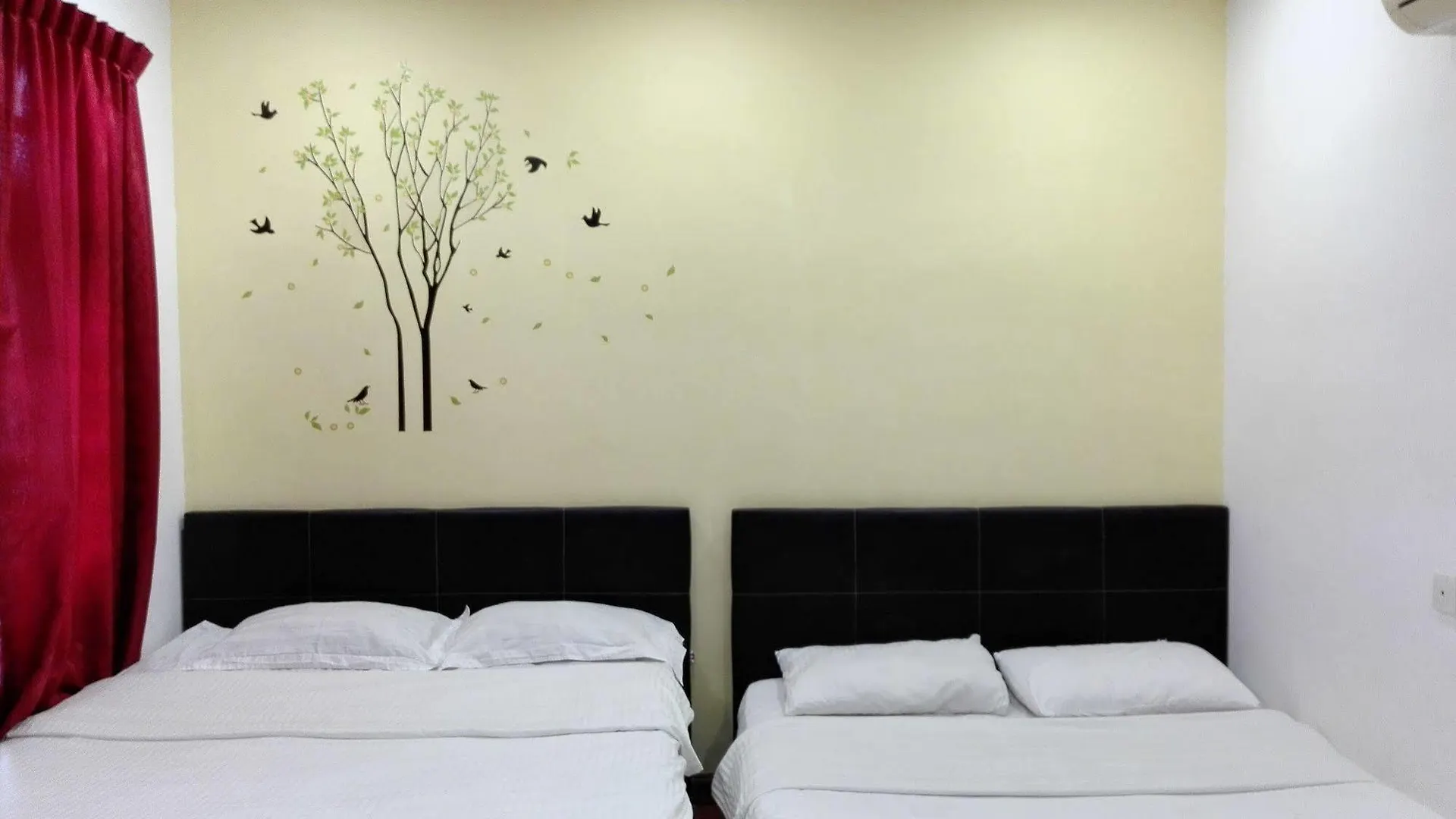 Baan Talay Homestay By The Beach Tanjung Bungah  2*, Tanjung Bungah (Penang)